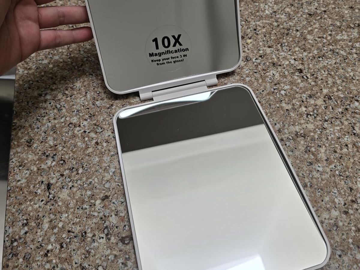 Portable Makeup Mirror Only $4.99 on Amazon (Reg. $20)